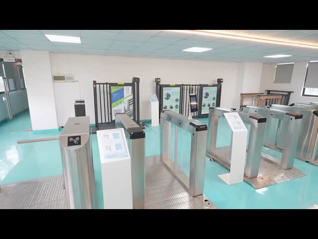 بوابة التحول الآلي HCW مع 600-900mm عرض القناة 6-زوج إشعاع الأشعة تحت الحمراء و 30-40 شخص / دقيقة